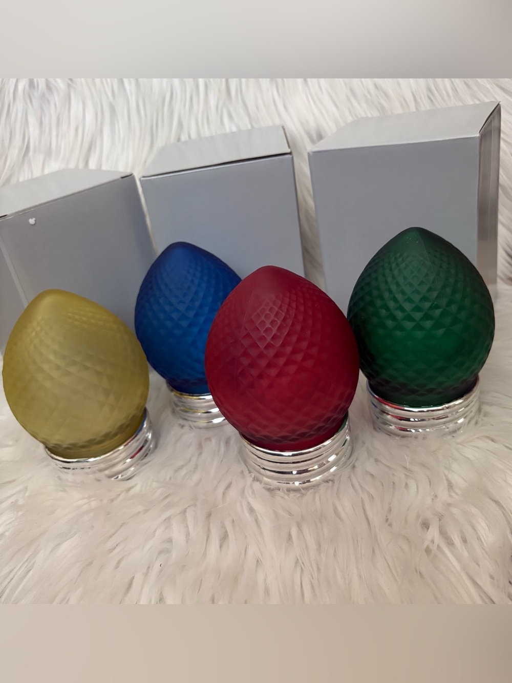 Set of 4 QVC Christmas Holiday Light Up Light Bulbs w/Timers!